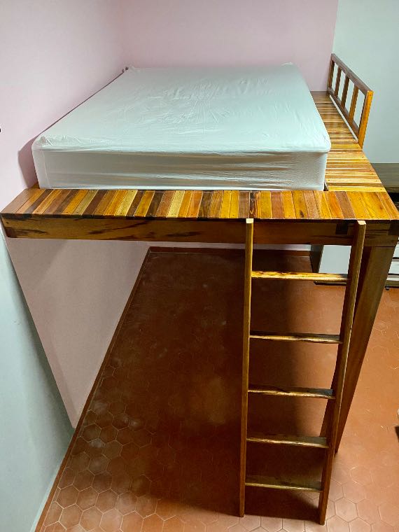 Cama mezanino de madeira